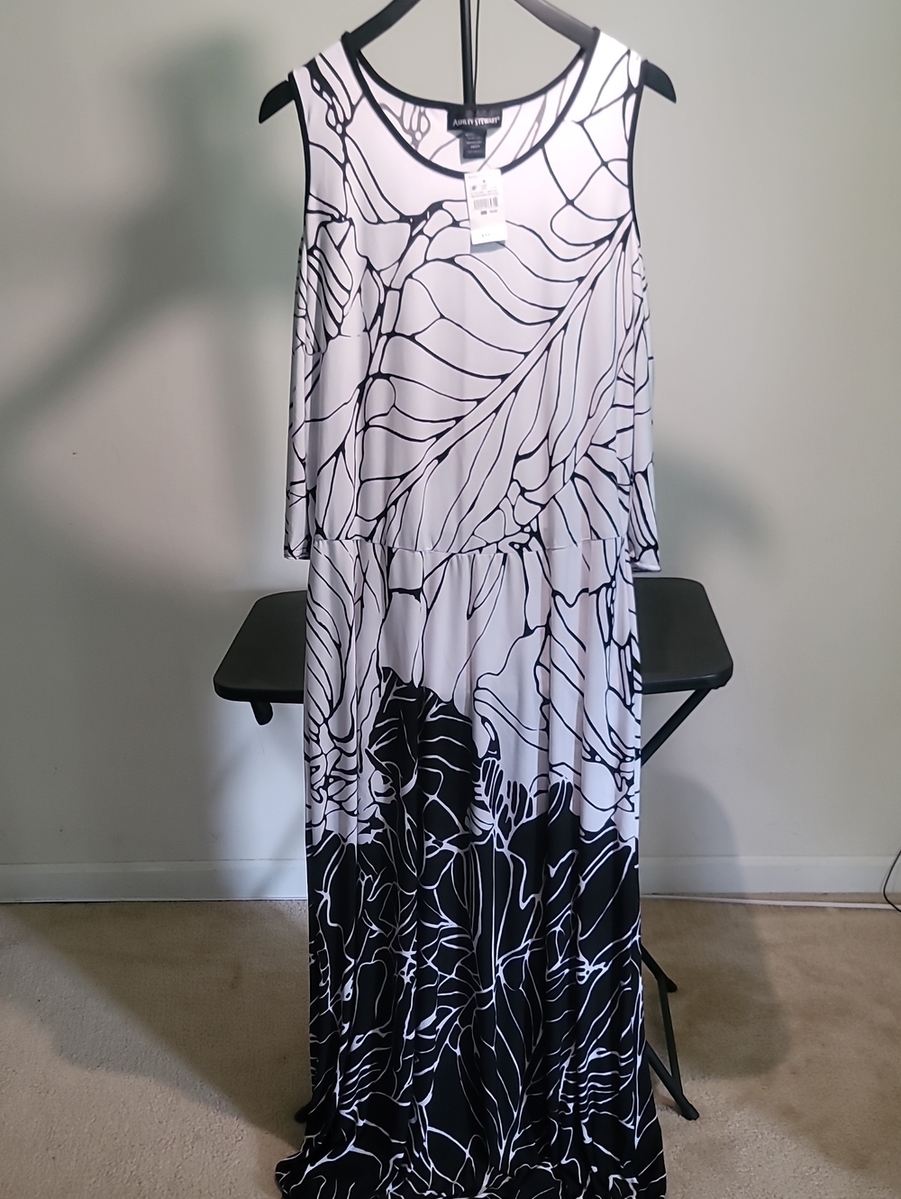 Ashley Stewart Black and White Leaf-Print Sleeveless Maxi Dress